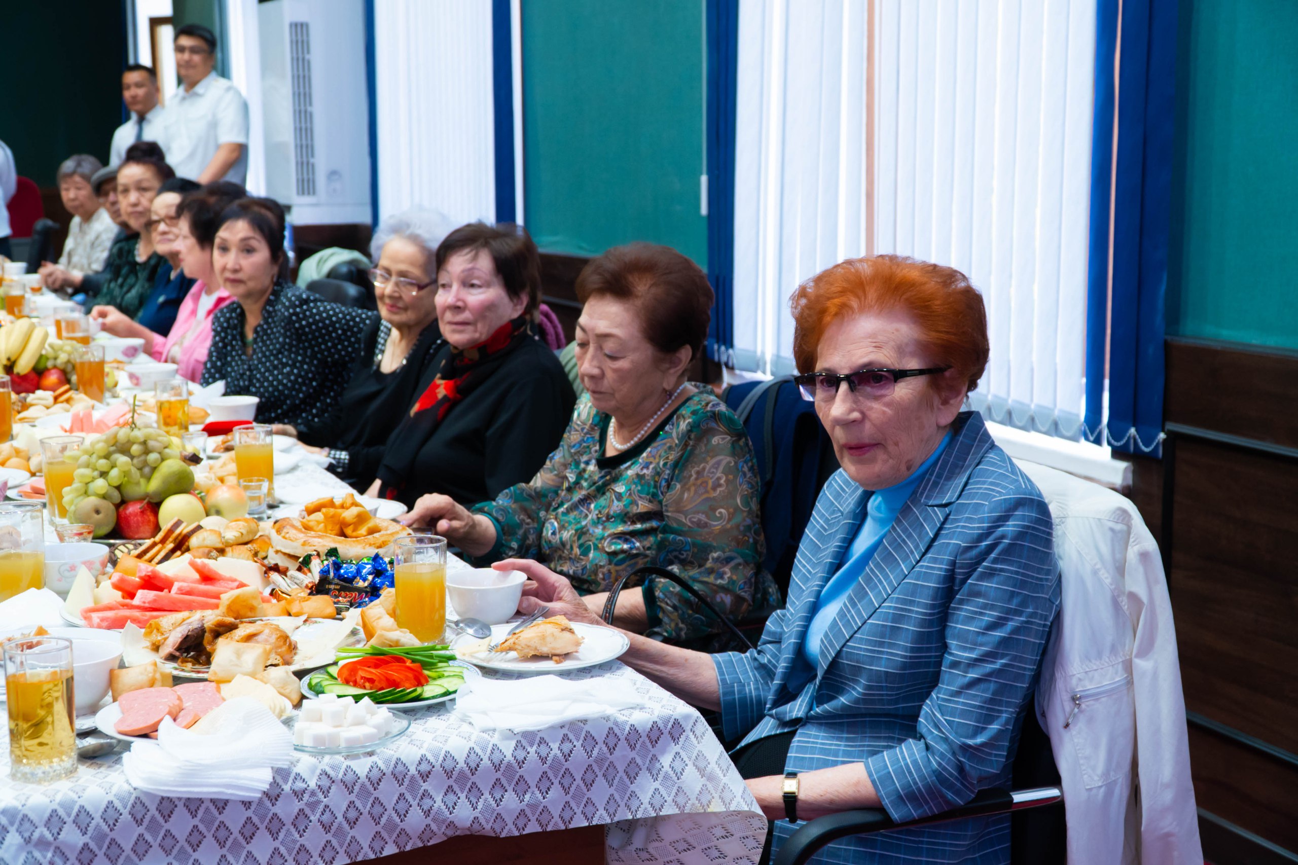 Сегодня в Международный день пожилых людей сотрудники Минюста поздравили ветеранов юстиции и пенсионеров праздничным концертом