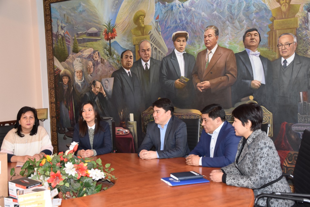 Встреча заместителя министра юстиции М. Канулькулова с представителями Фонда Сорос-Кыргызстан